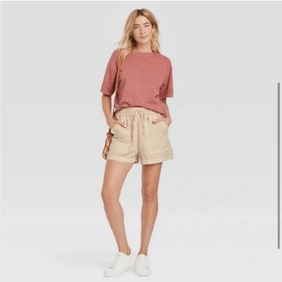 NEW! Universal Thread Plus Size Mid-Rise Tie Waist Linen Utility Shorts, Cream - Picture 3 of 3